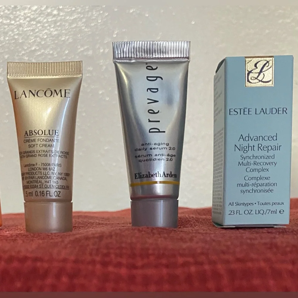 Skincare and Fragrance Mini Set - Picture 9 of 14